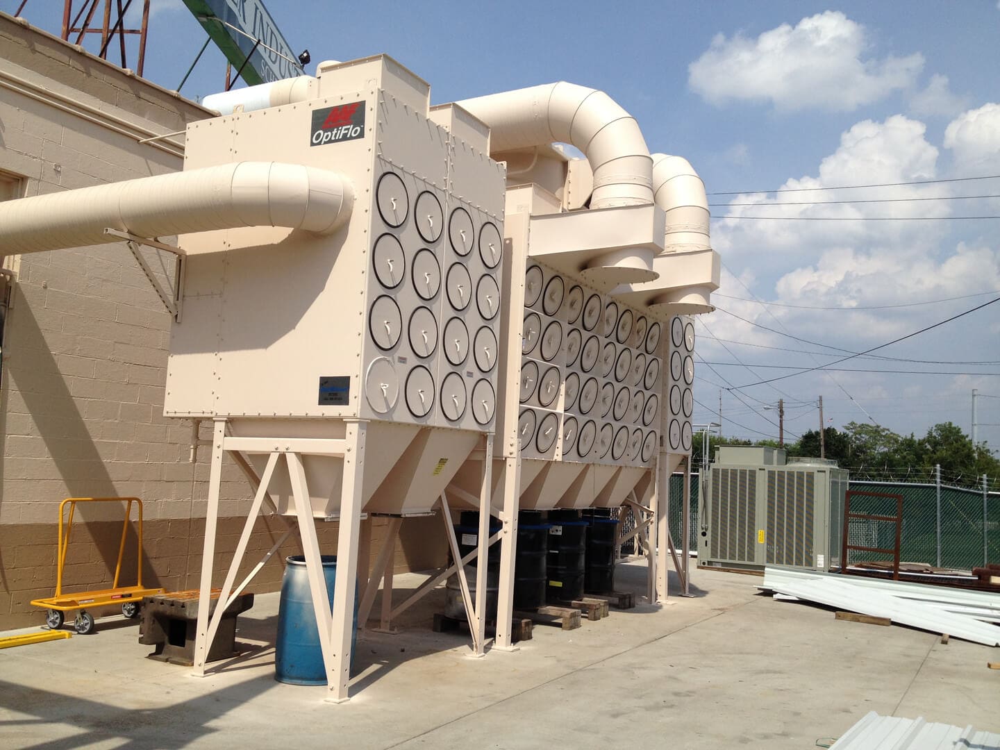 New and refurbished dust collector